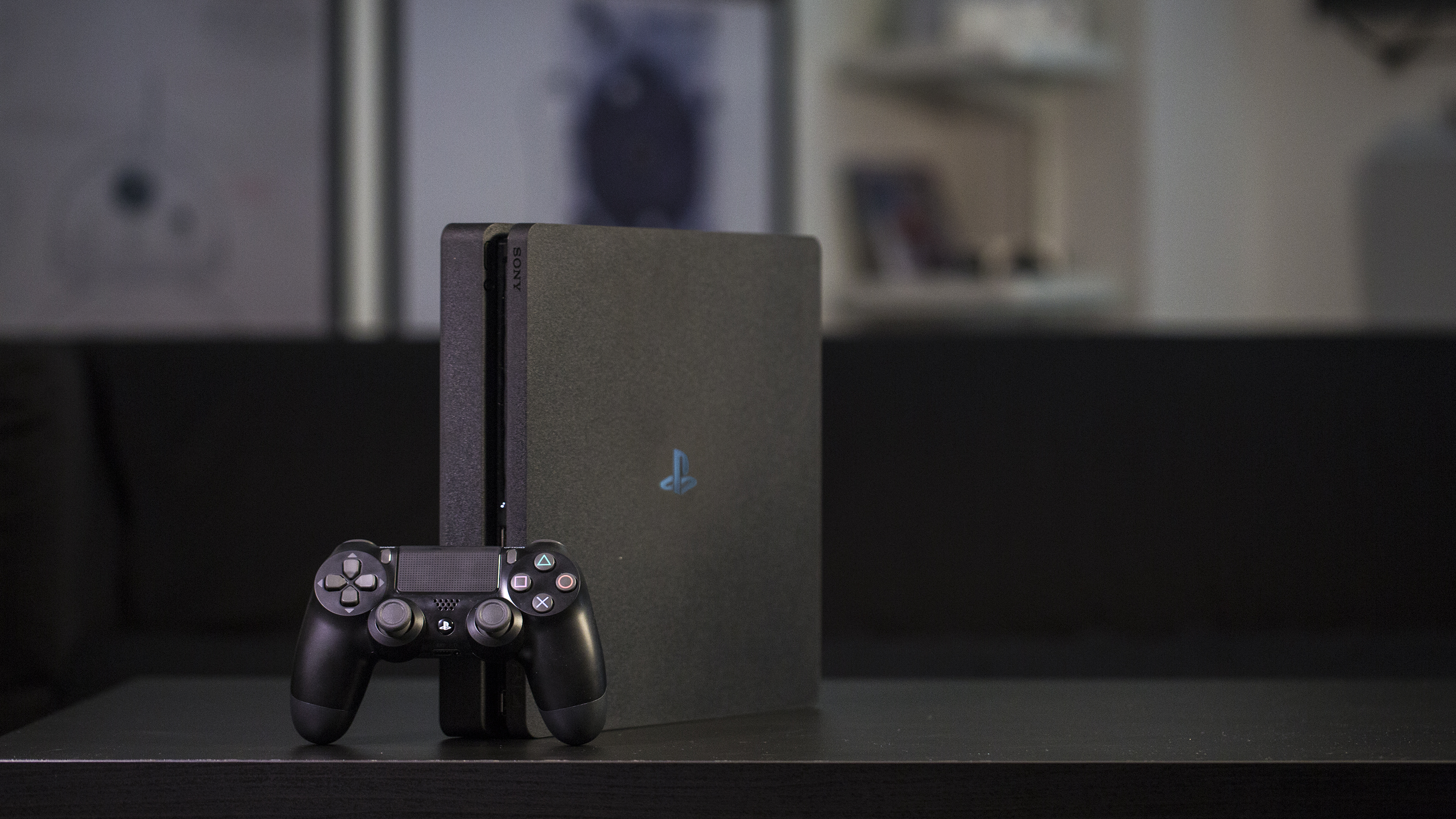 Giới thiệu Máy chơi game Playstation PS4 Slim 1TB SONY CUH-2218B MEGA 